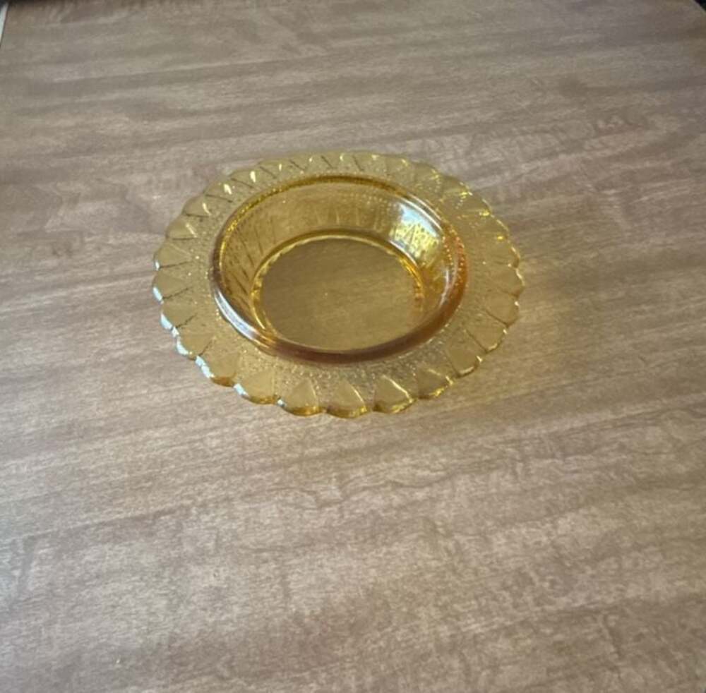 Vintage Indiana Glass Amber Sunflower Pattern Serving Bowl